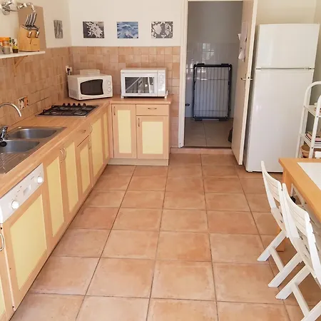 Villa Spacieuse Avec Piscine A 180 M² 10 Pers. Rocher