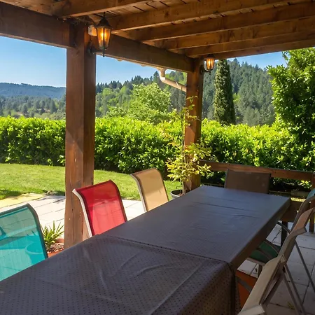 Villa Spacieuse Avec Piscine A 180 M² 10 Pers. Rocher